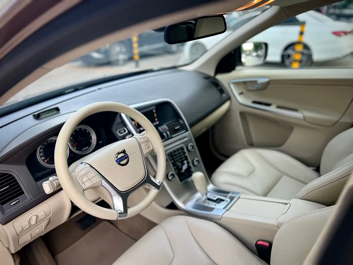Volvo XC60 (Import) 2011 2012 T6 AWD Elegance Edition