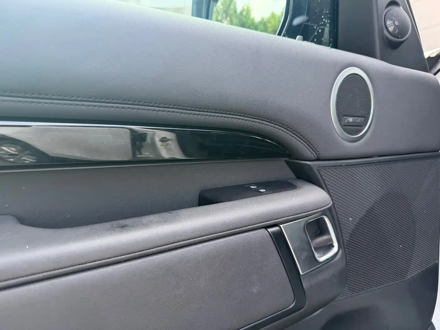 Land Rover Discovery 2024 2024 Model 360PS S