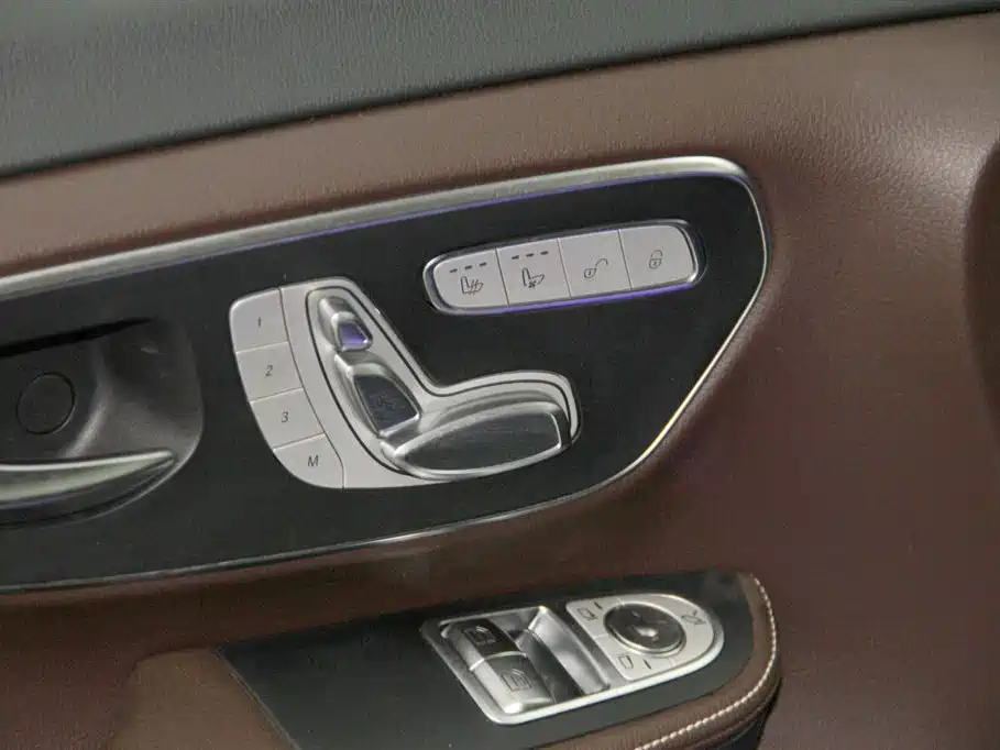 Mercedes-Benz V-Class 2024 V 300 L Long Wheelbase Luxury Edition фото 26