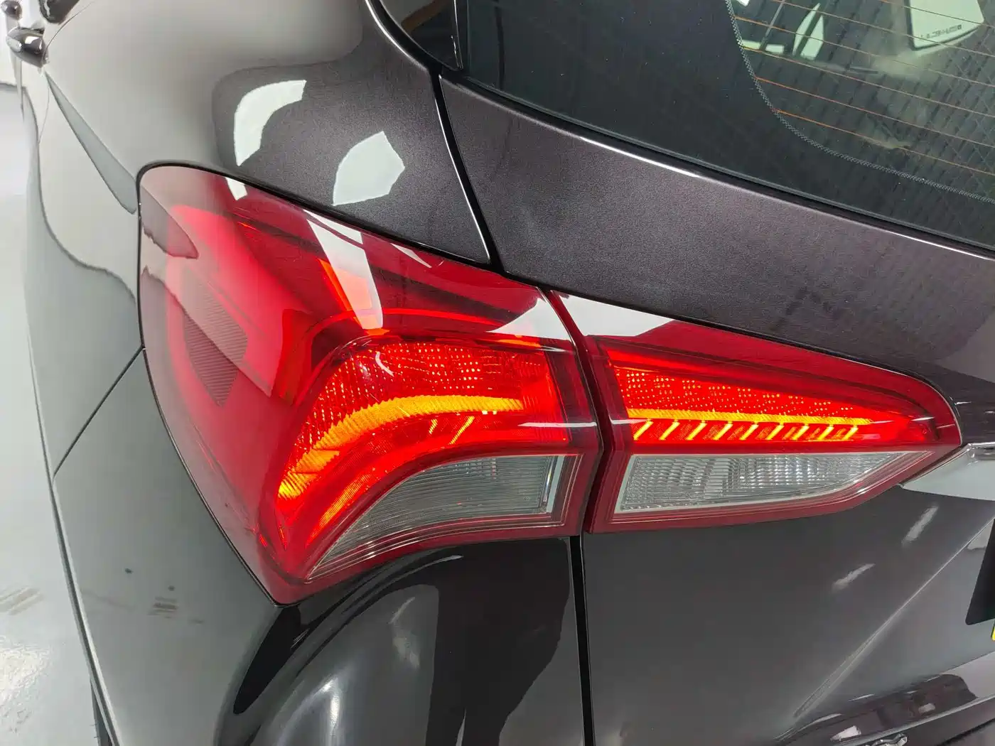 Buick Envision Plus 2018 20T 2WD Leading фото 16