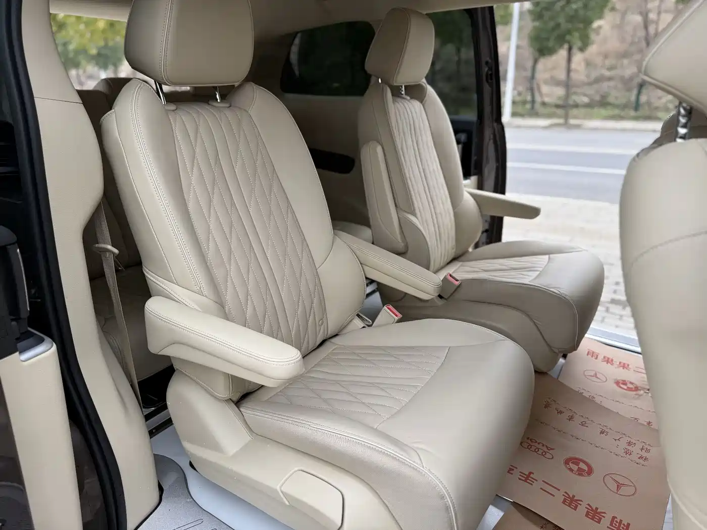 Buick GL8 2023 Land Business Class 652T Luxury фото 6