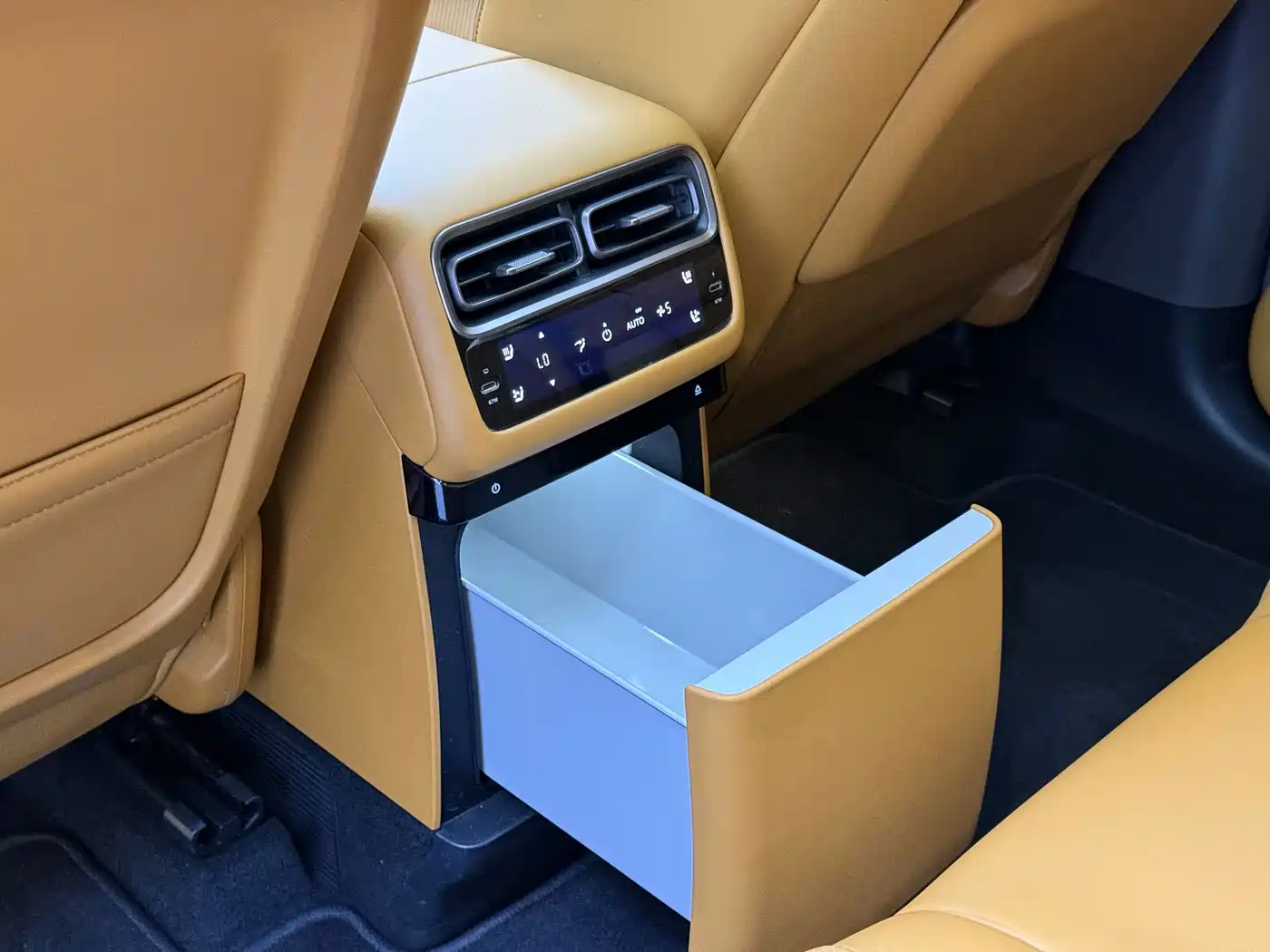 Li Auto i6 2026 2025 2WD Base Model