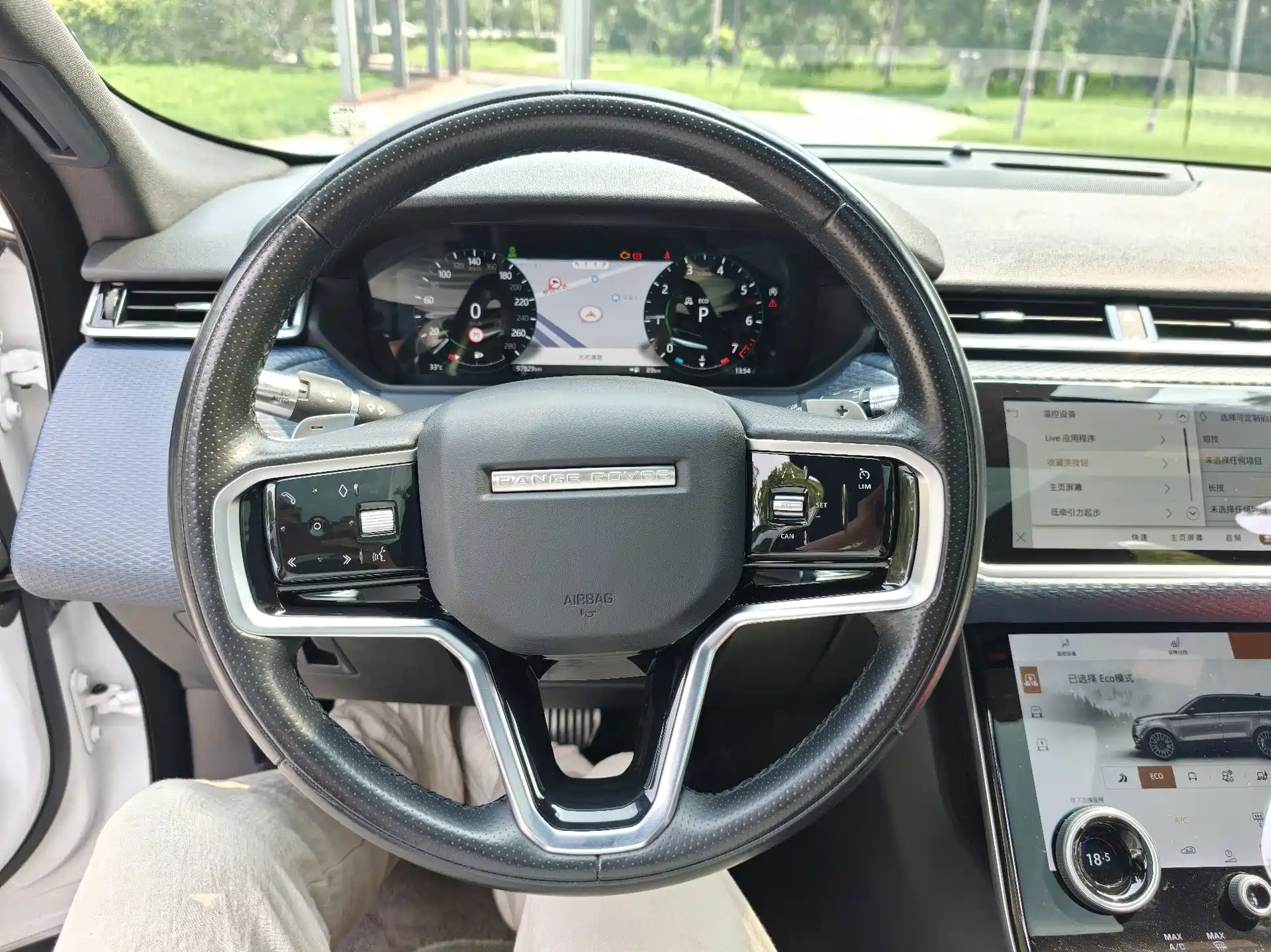 Фото 18 - Land Rover Range Rover Velar