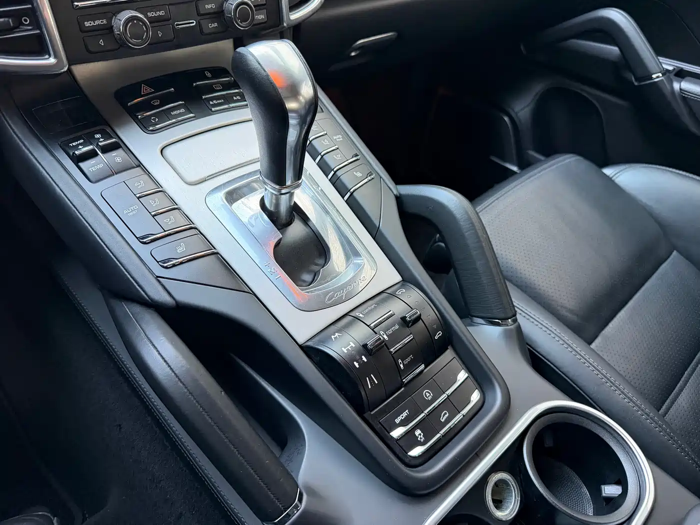 Porsche Cayenne 2011 Cayenne Turbo 4.8T фото 11
