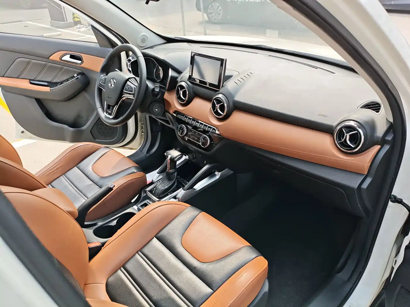 BAIC Senova X35 2018 2016 1.5L Automatic Luxury Edition