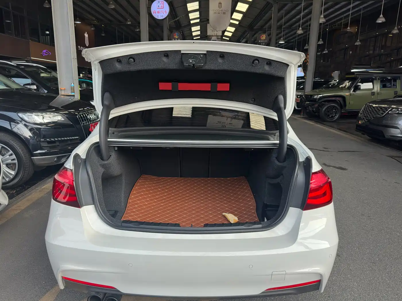 BMW 3 Series 2018 320Li M Sport Black Night Edition фото 6