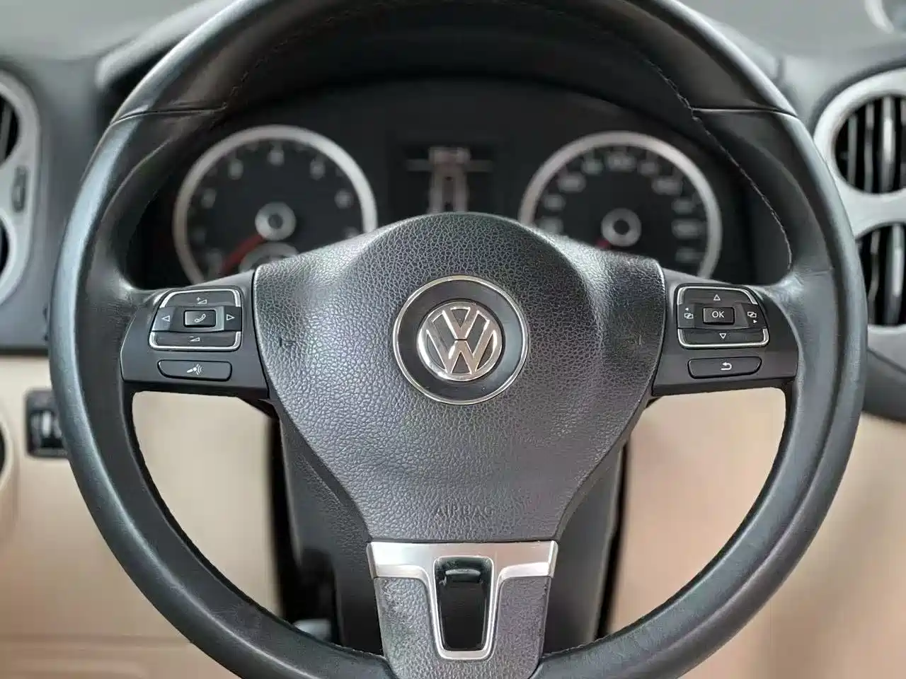 Volkswagen Tiguan 2010 1.8TSI Automatic 2WD Trend фото 2