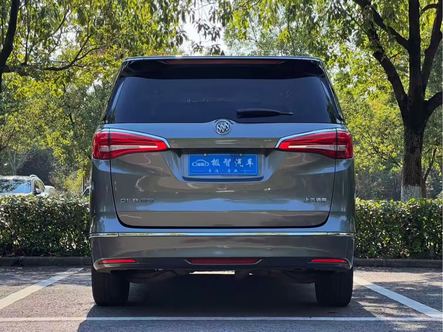 Photo 6 - Buick GL8