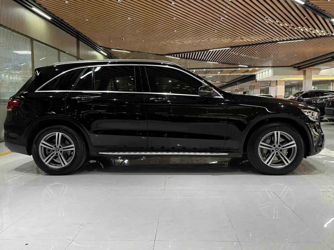 MERCEDES-BENZ GLC