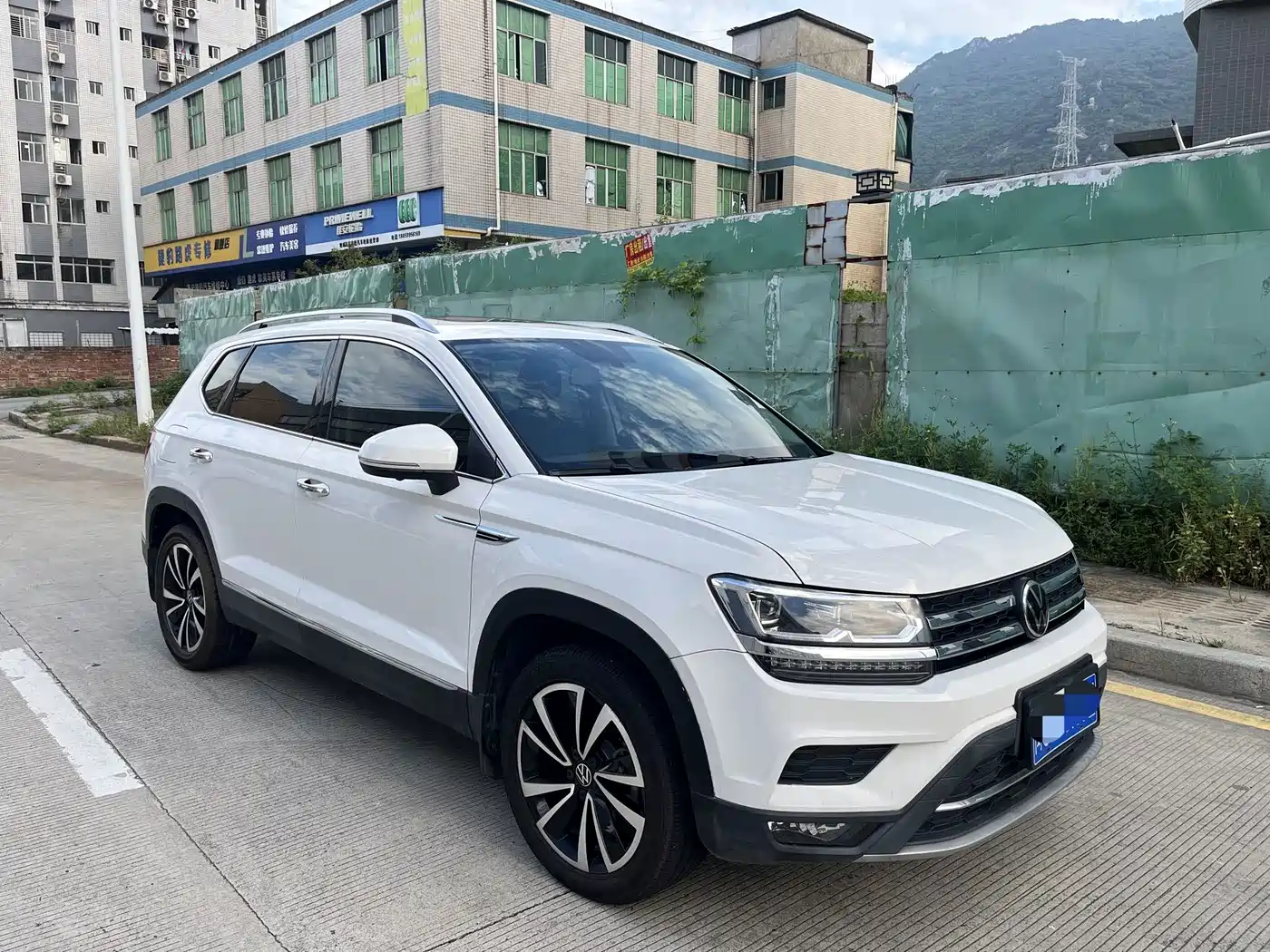 Фото 3 - Volkswagen Tharu