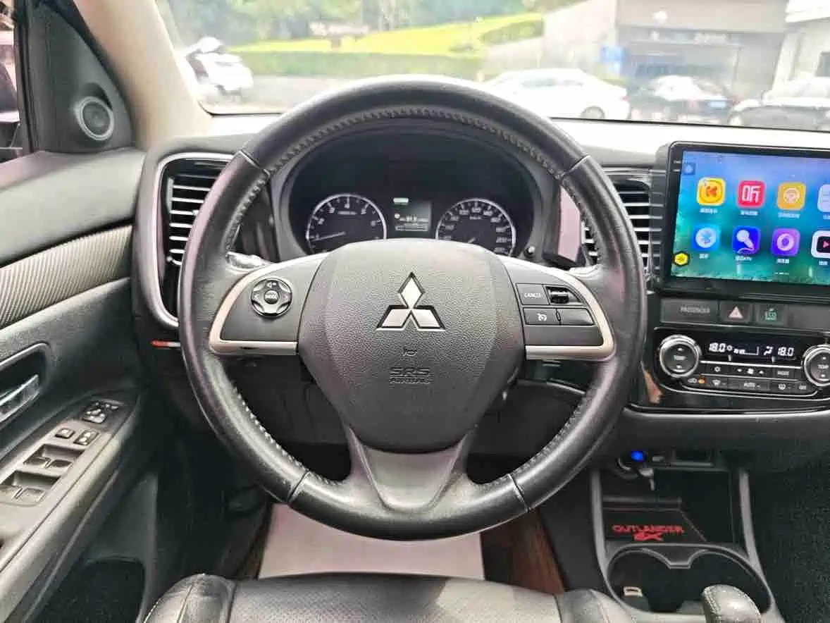 Mitsubishi Outlander (Import) 2015 2014 2.4L 4WD Luxury Value Edition 7-seater