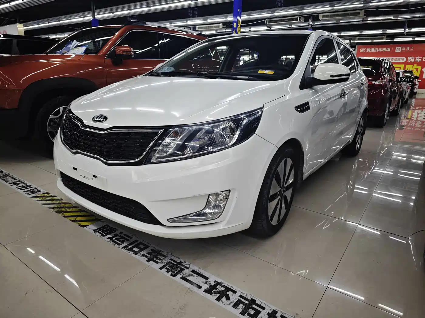 Kia K2 2012 Hatchback 1.6L AT Premium