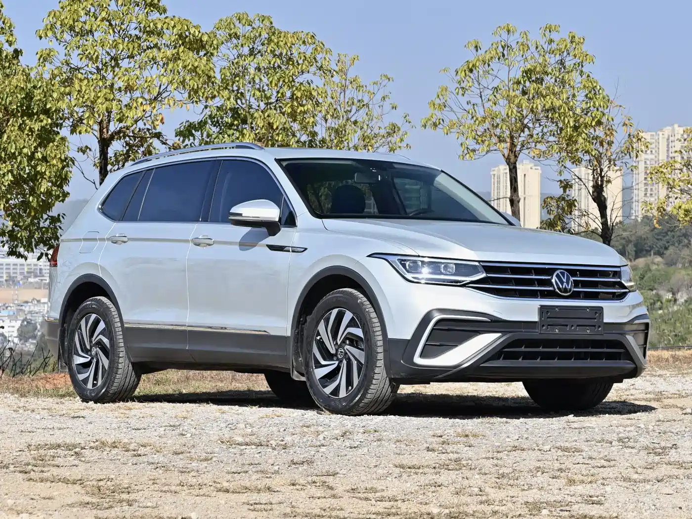 Volkswagen Tiguan L 2022 330TSI Automatic 2WD Smart Edition фото 3