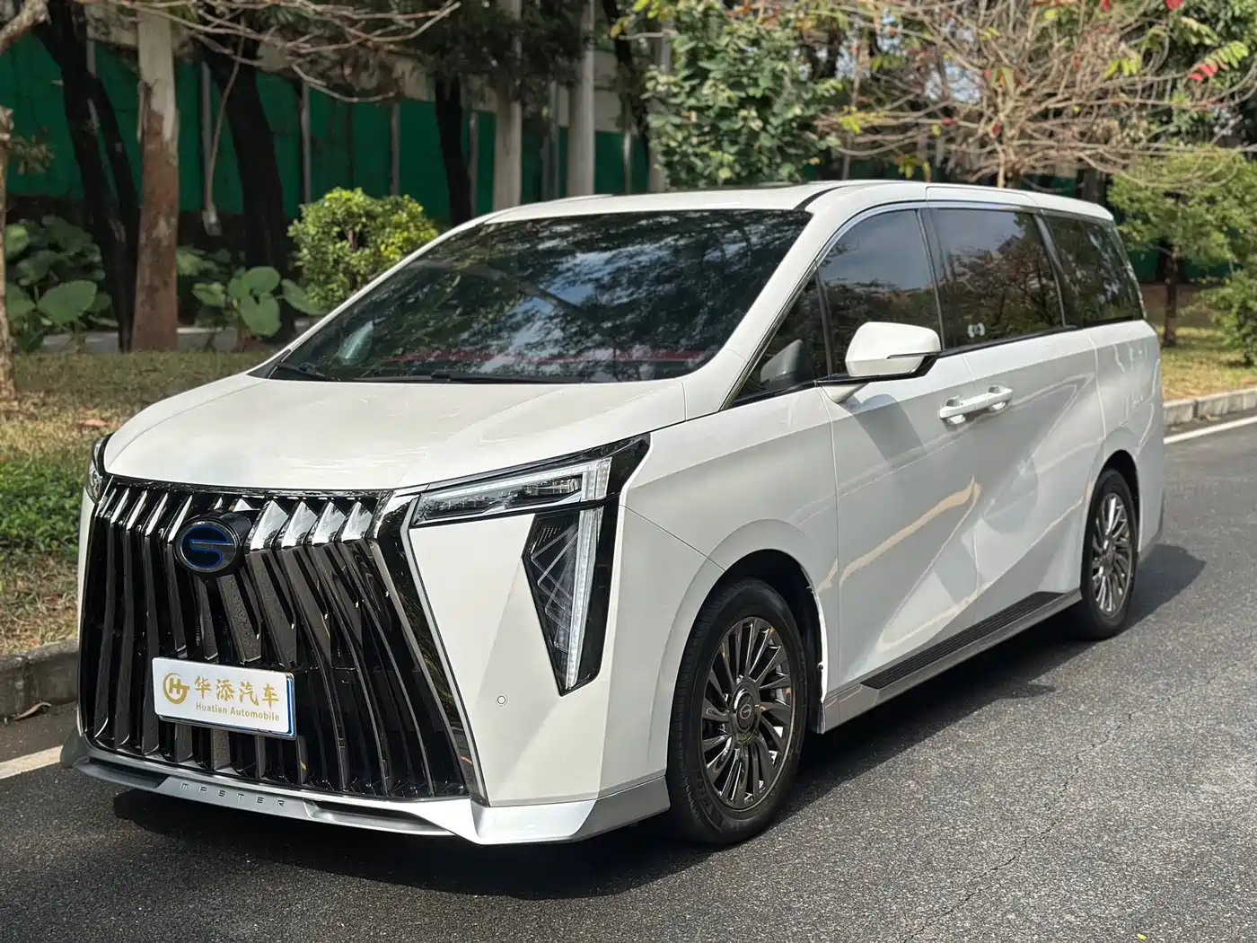 GAC Trumpchi Trumpchi M8 2023 Model Master Series Hybrid Royal Edition