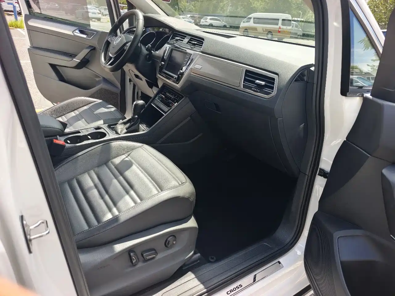 Volkswagen Touran 2021 2021 Touran L 280TSI DSG Cross Edition 7-seater
