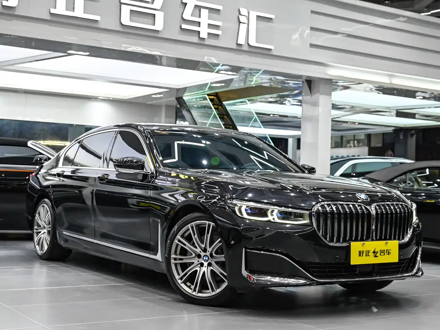 BMW 7 Series 2021 Model 740Li xDrive Executive Luxury Package фото 3