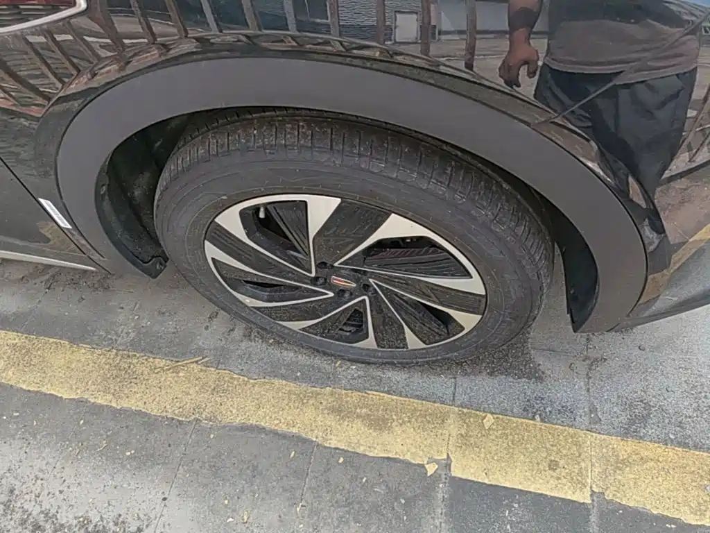 Photo 12 - Hongqi HS7 PHEV