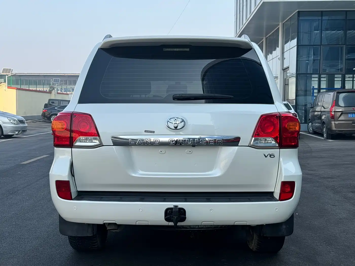 Toyota Land Cruiser (Import) 2015 4.0L V6 Middle East Limited Edition фото 4