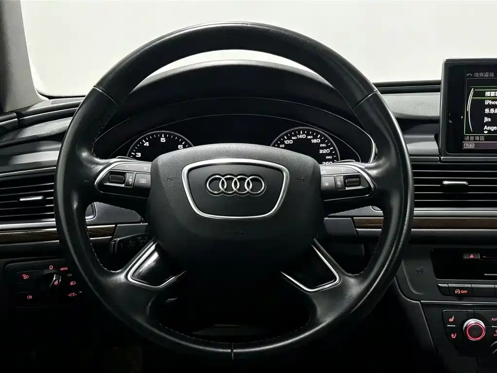 Фото 10 - Audi A6L