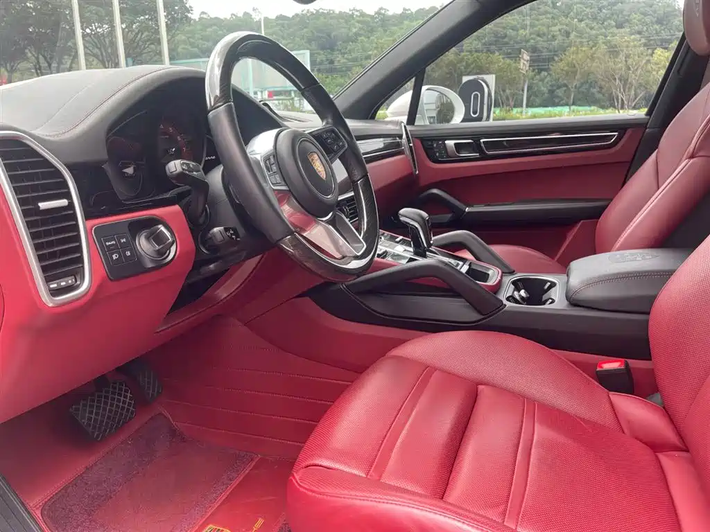 PORSCHE CAYENNE