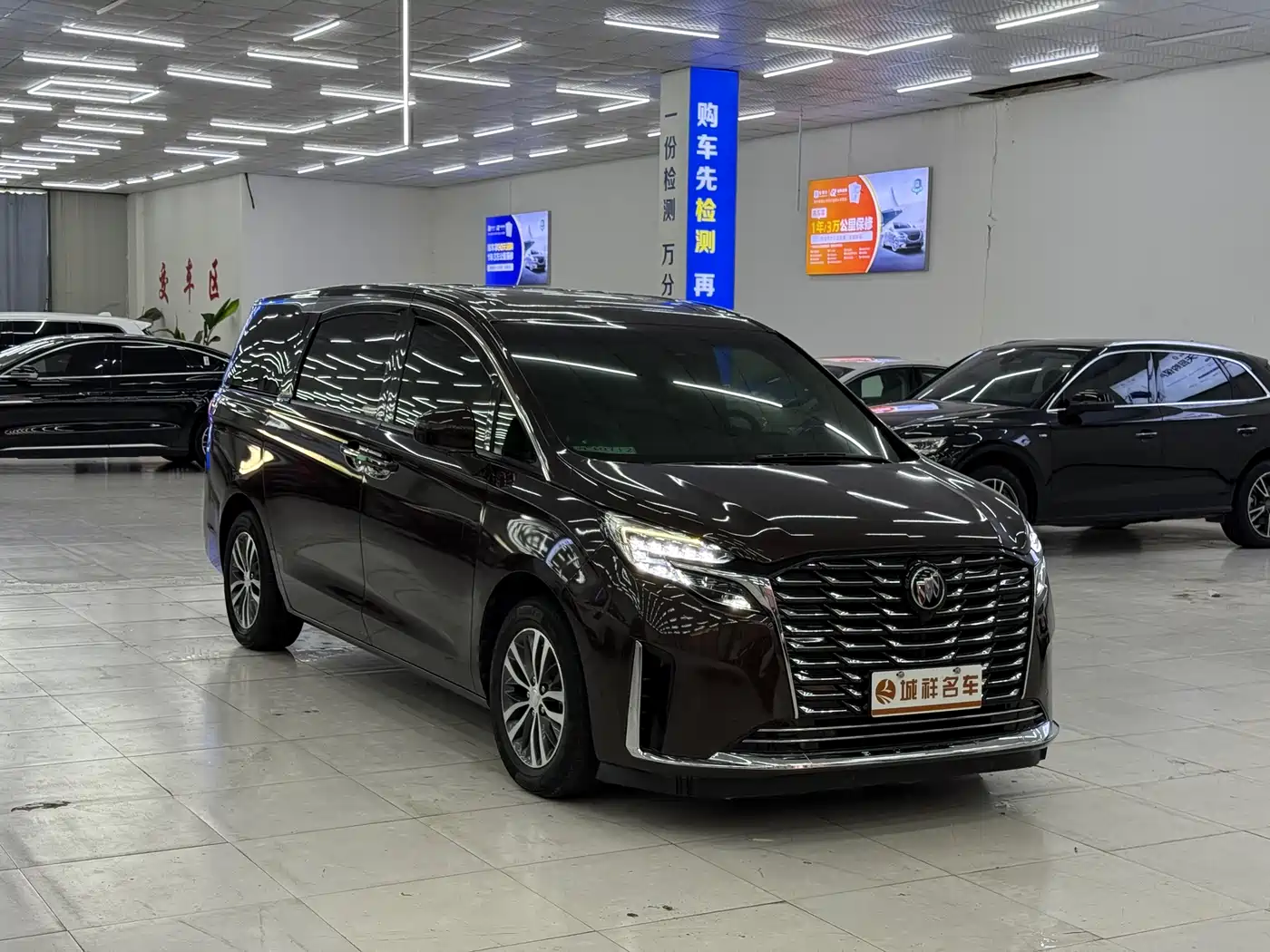 Buick GL8 2021 ES Landlord 653T Premium фото 2