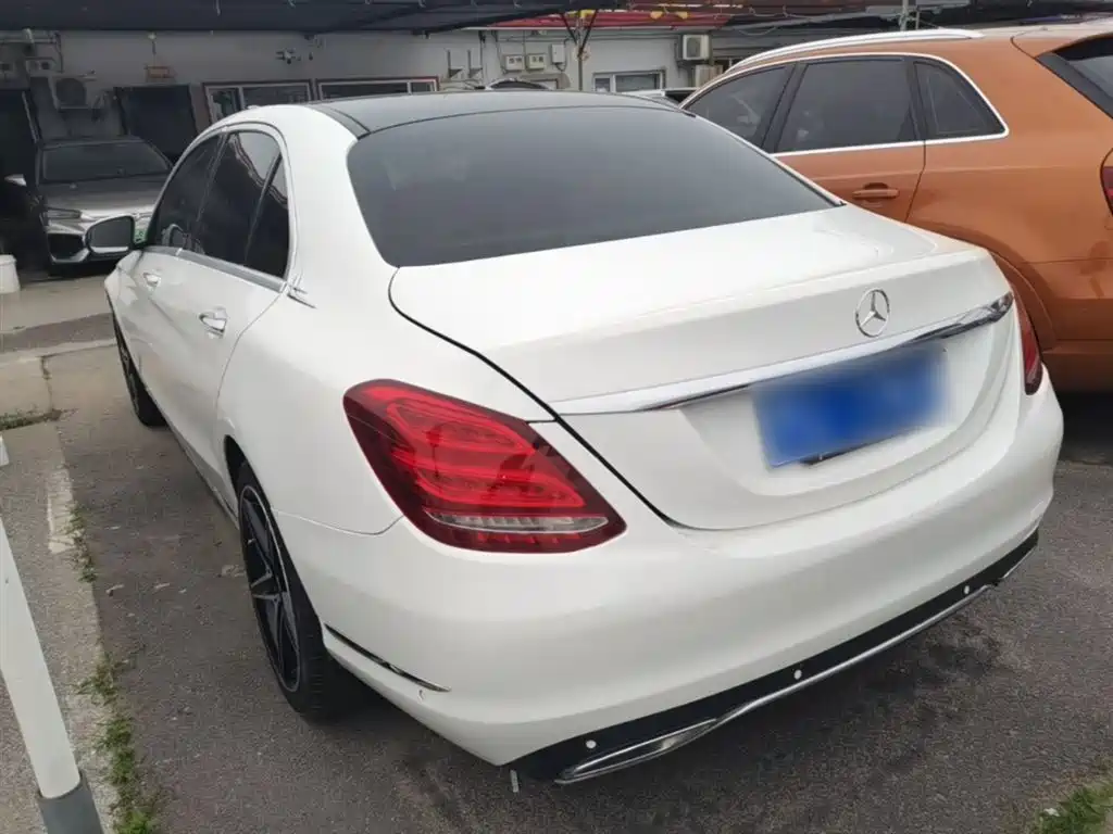 Фото 4 - Mercedes-Benz C-Class