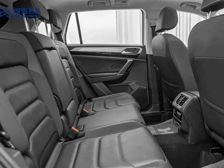 Volkswagen Tayron 2021 330TSI 2WD Luxury Smart Connect Edition фото 16