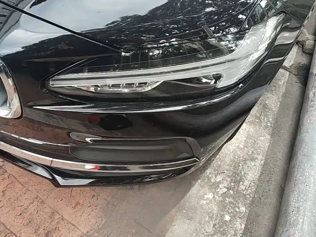 Volvo S90 2025 2024 B5 Momentum Luxury Edition