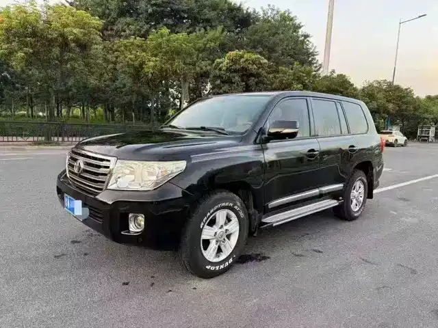TOYOTA LAND CRUISER