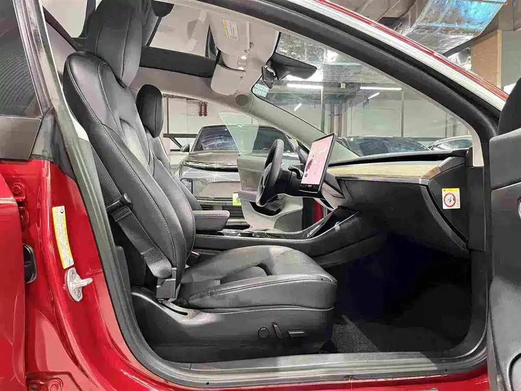 Фото 4 - Tesla Model 3 (Import)
