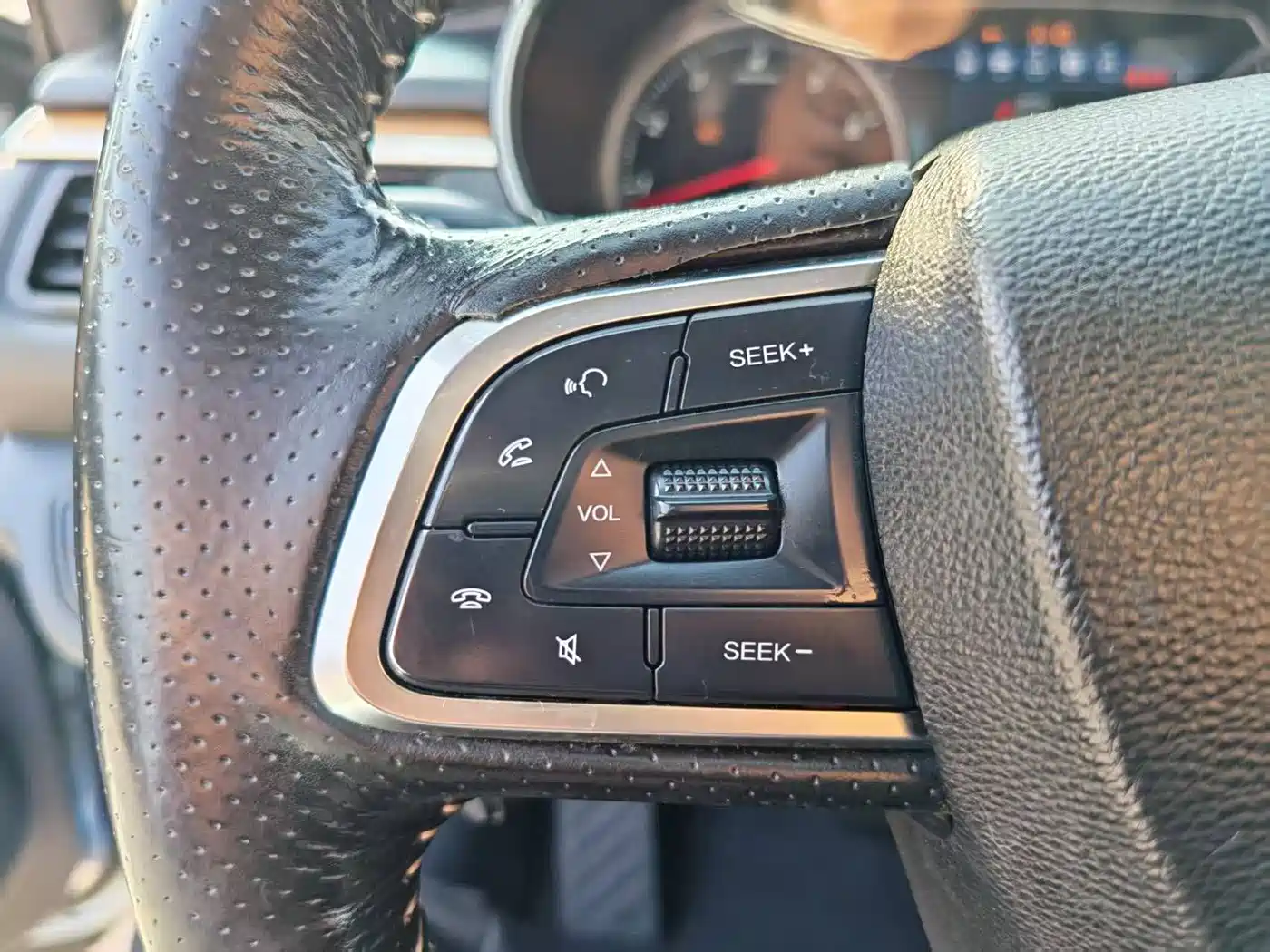 Hongqi H5 2018 30TD Smart Connected Royal Edition фото 16