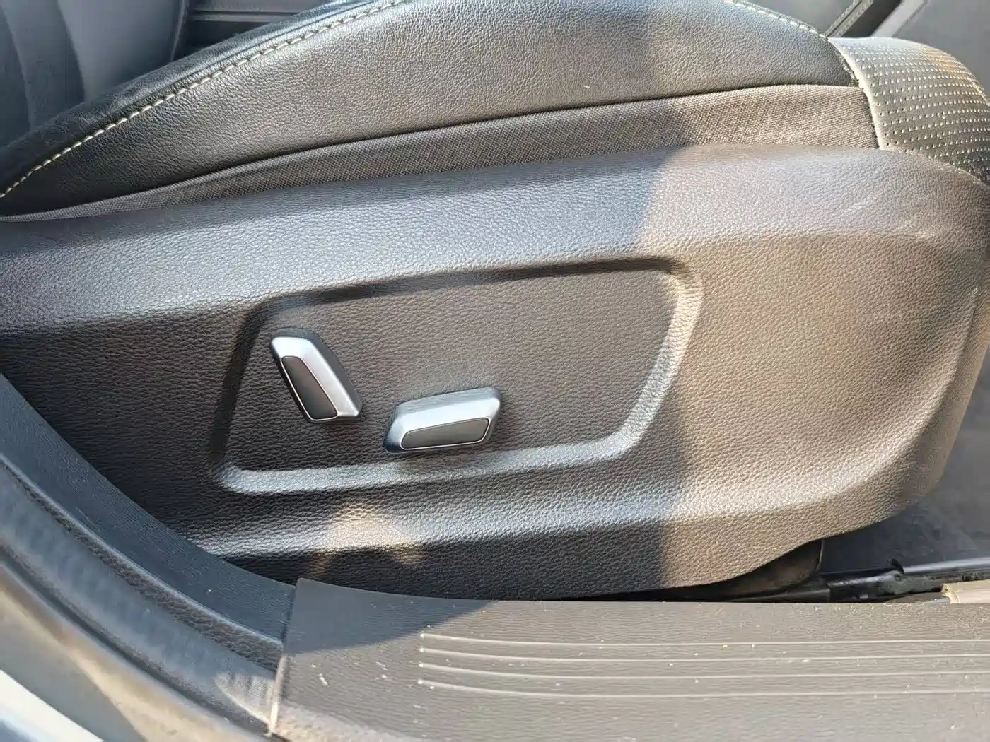 Hongqi H5 2018 30TD Smart Connected Royal Edition фото 33
