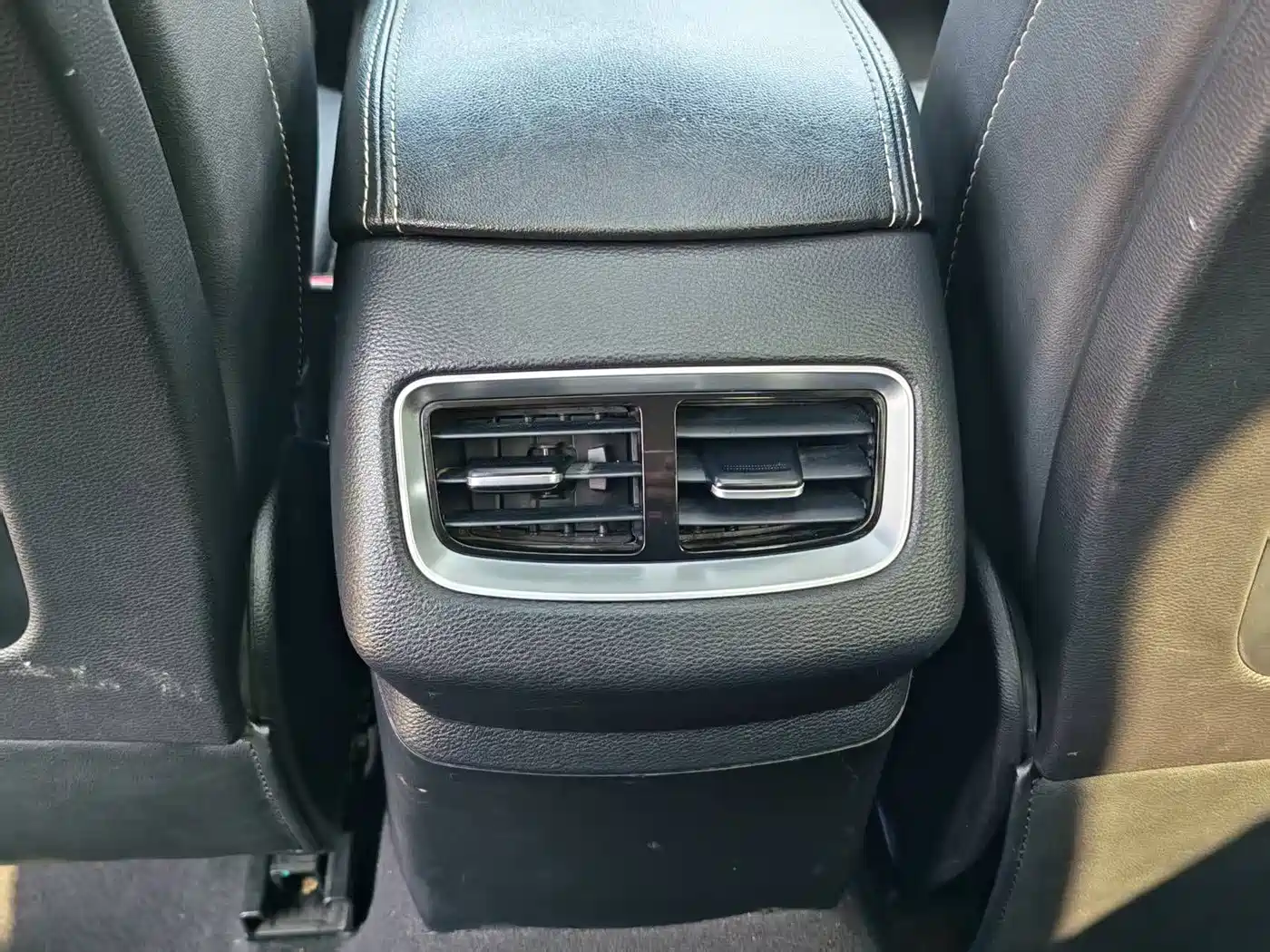 Hongqi H5 2018 30TD Smart Connected Royal Edition фото 27