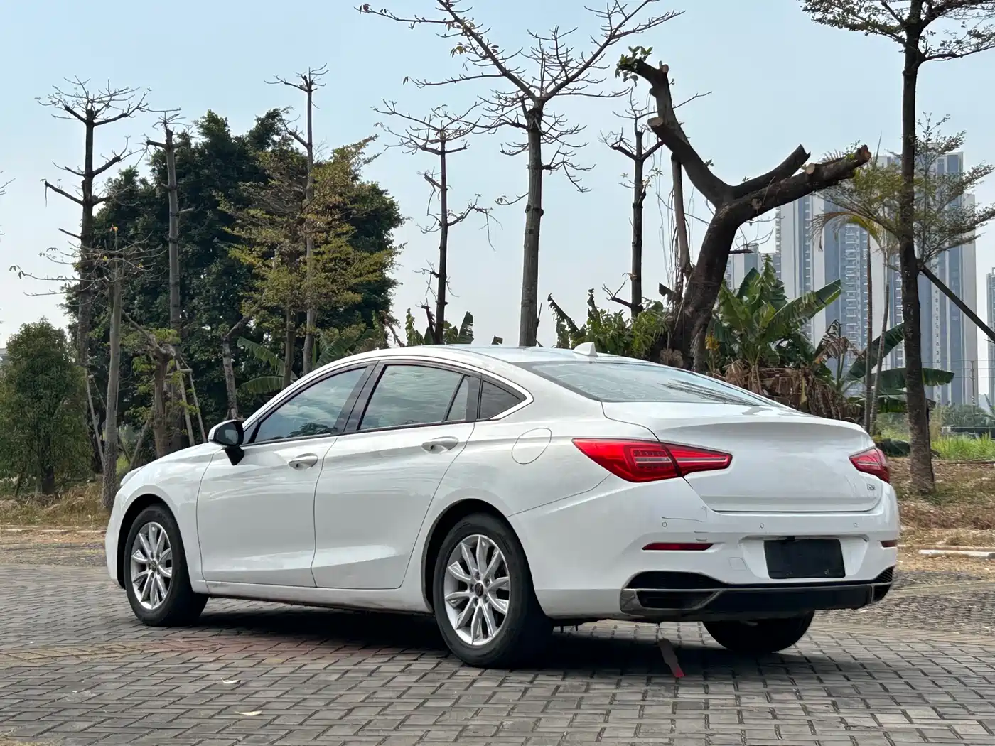 Hongqi H5 2020 1.8T Automatic Smart Connection Qi Smooth Edition фото 16