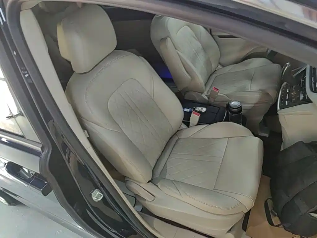 Фото 25 - Buick GL8