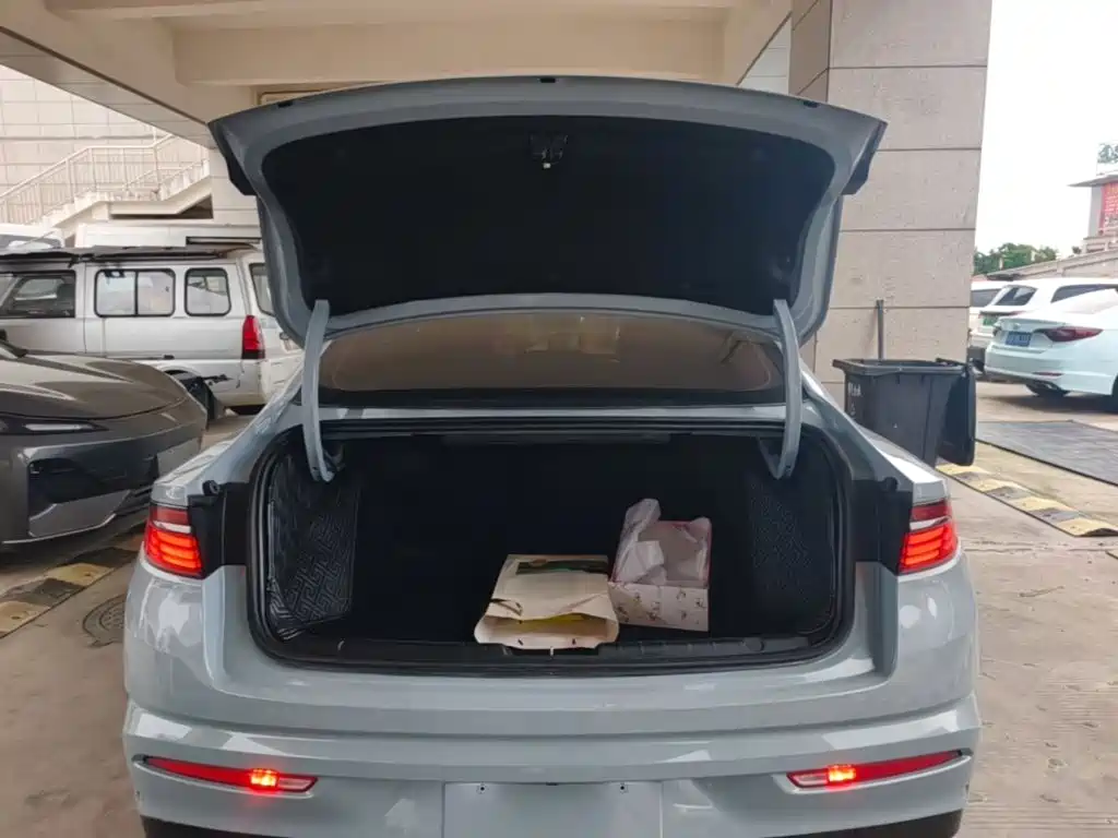 Фото 15 - Geely Preface