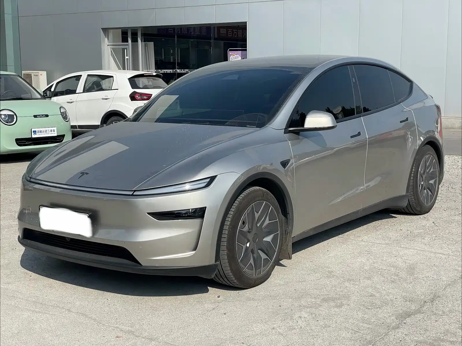 Фото 1 - Tesla Model Y L