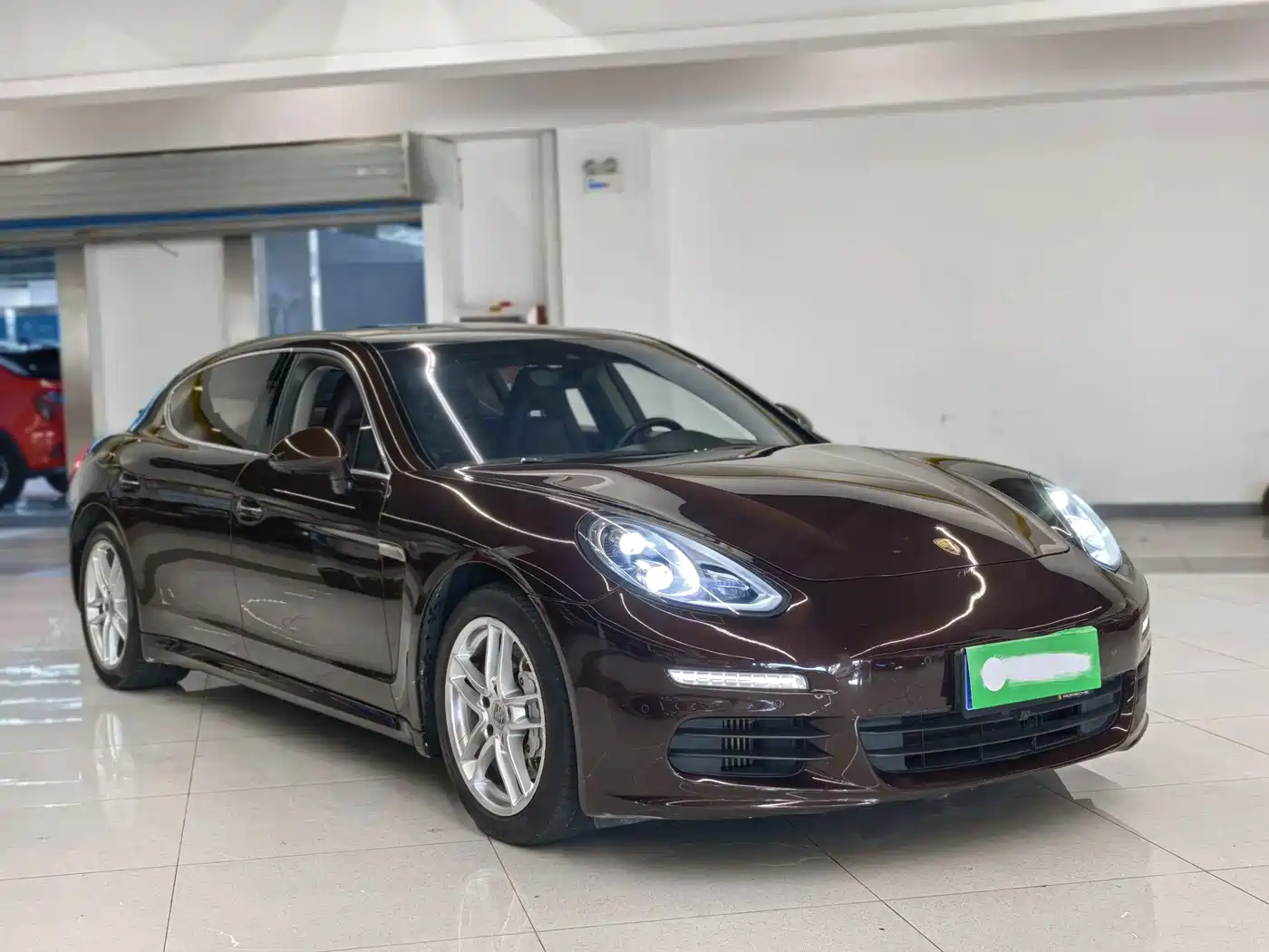 Photo 3 - Porsche Panamera