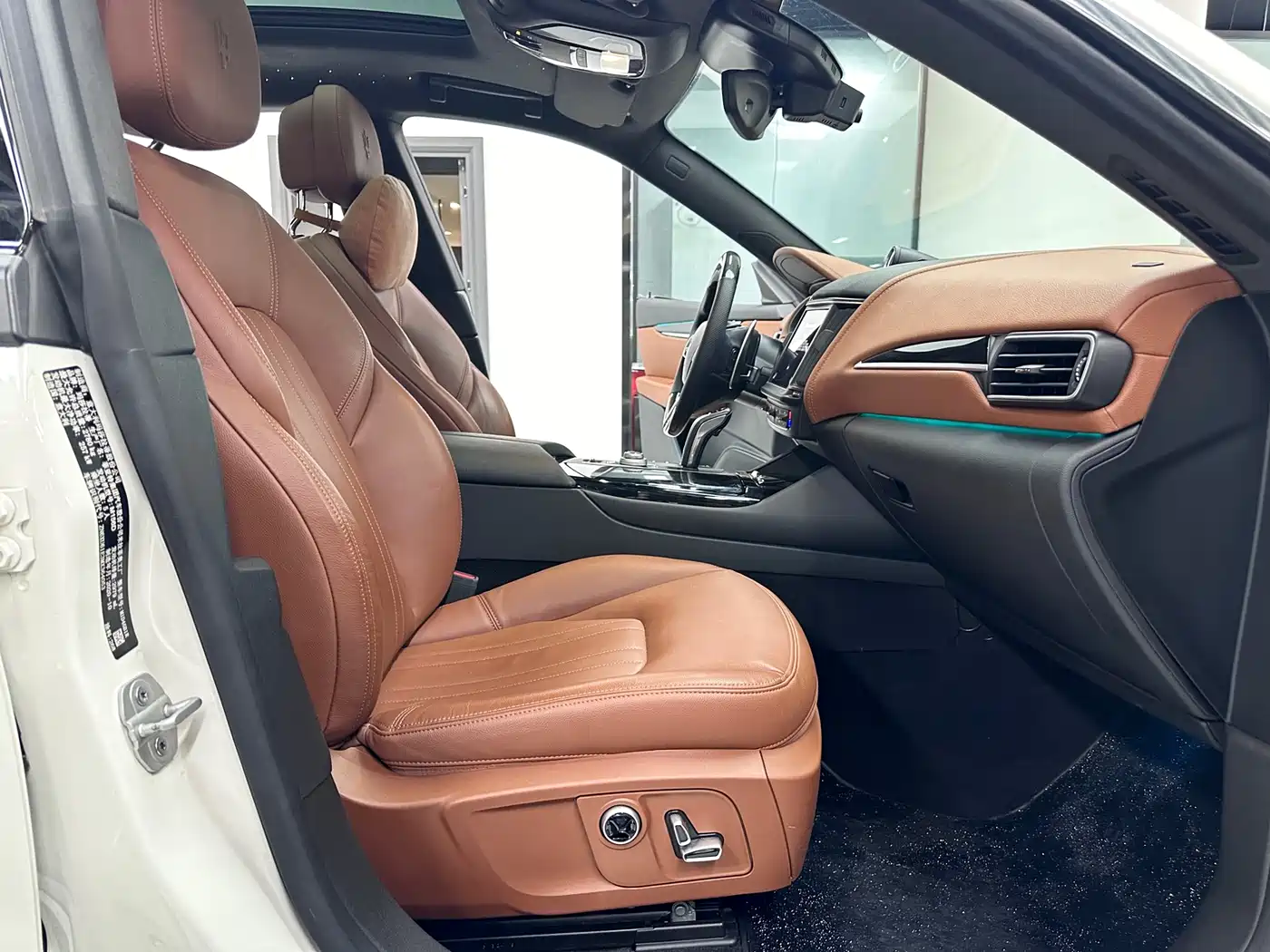 Maserati Levante 2021 3.0T Standard Edition фото 13