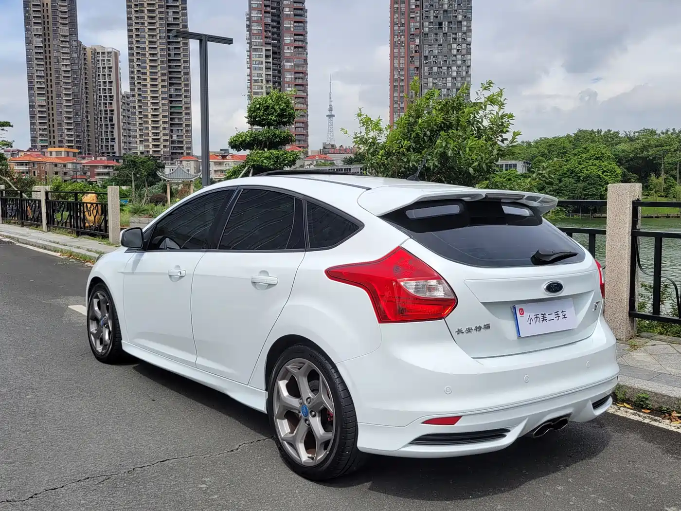 Ford Focus (Import) 2014 2013 2.0T ST Standard Edition