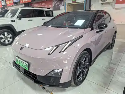 Lynk & Co Z20