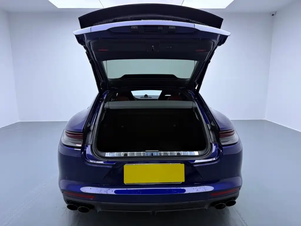 Photo 16 - Porsche Panamera