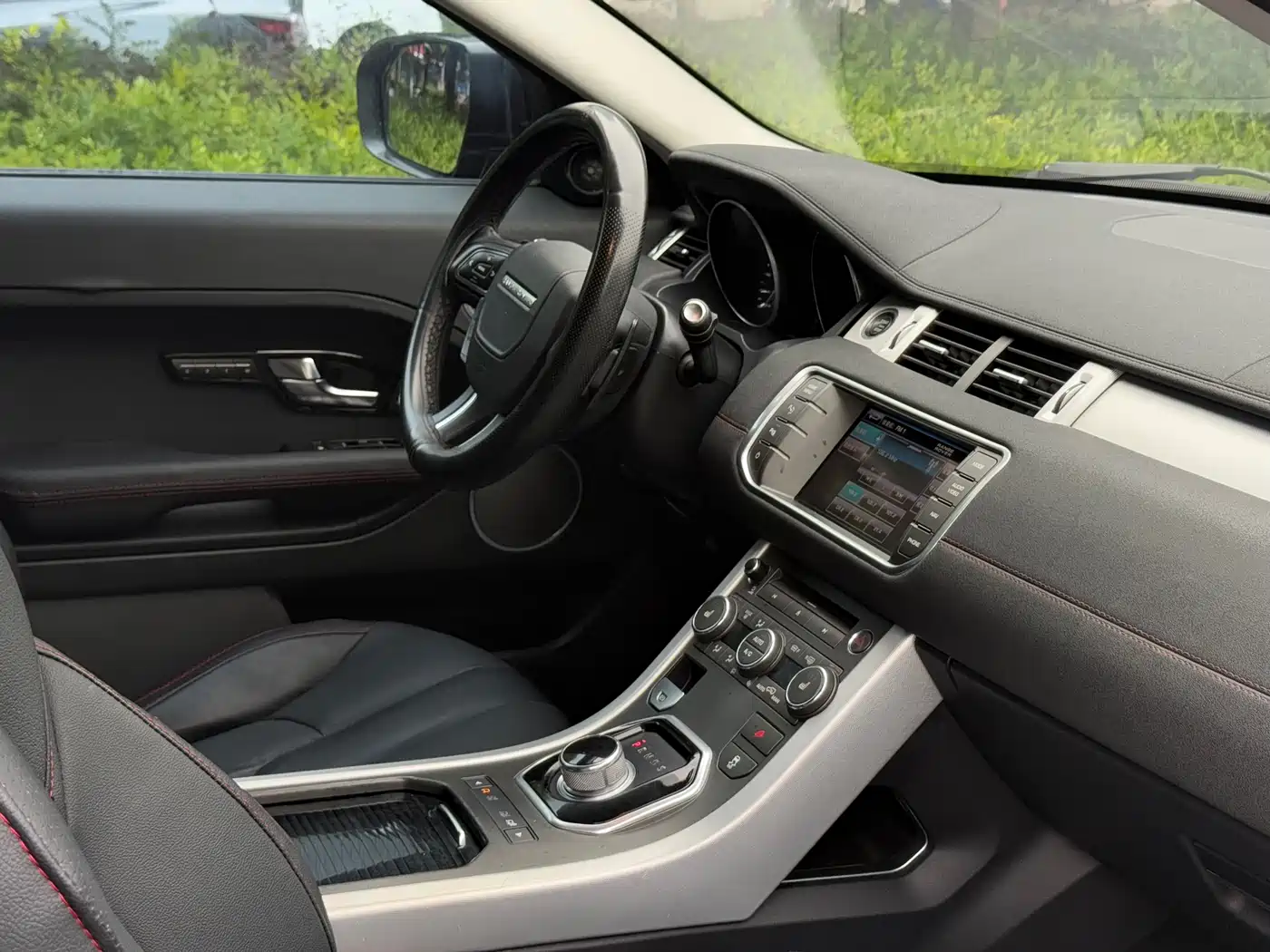 Land Rover Range Rover Evoque (Import) 2013 2.0T 5-door Premium Edition фото 12