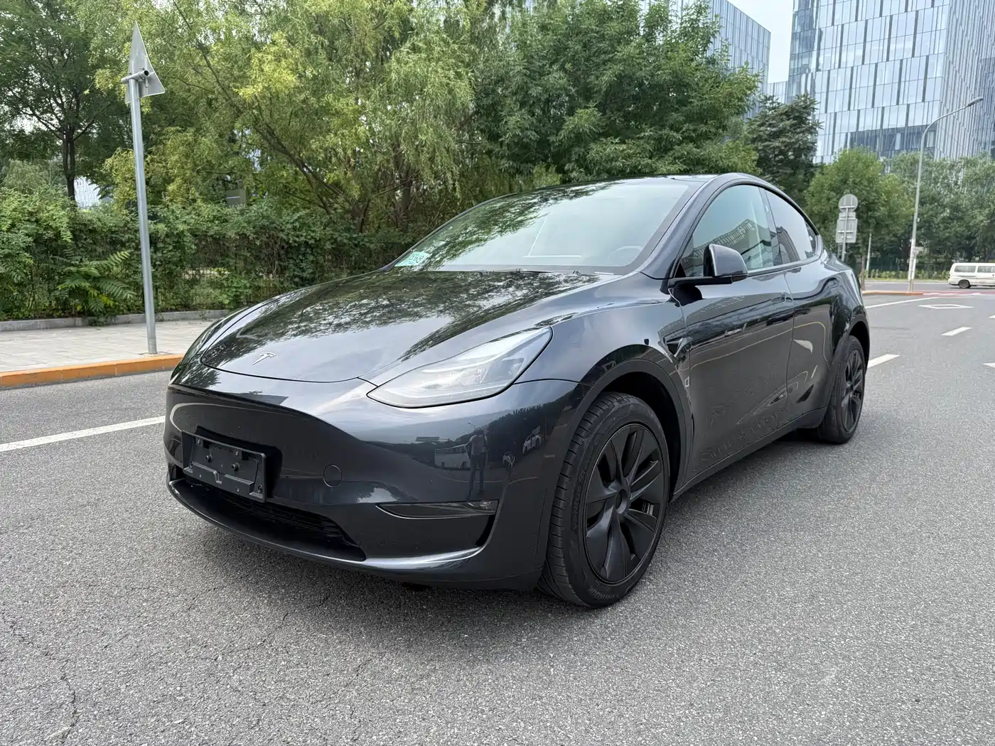 Tesla Model Y 2024