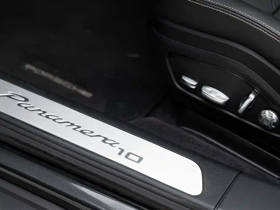 Porsche Panamera 2020 Panamera 10th Anniversary Edition 2.9T фото 19