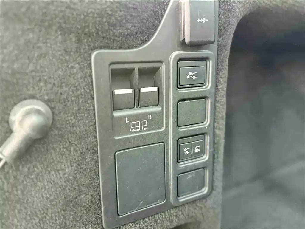 Land Rover Discovery 2021 360PS R-Dynamic S фото 16