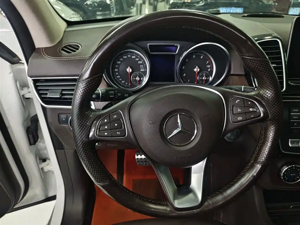 Mercedes-Benz GLE 2019 GLE 400 4MATIC Collector's Edition фото 6