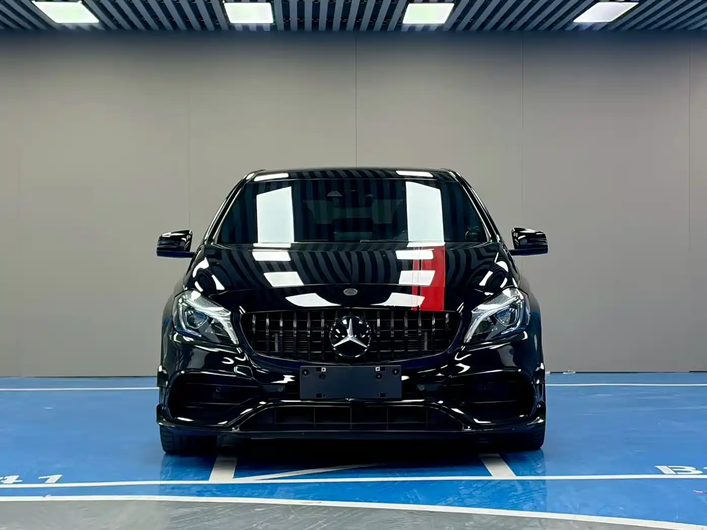 Mercedes-Benz A-Class AMG (Import) 2018 AMG A 45 4MATIC Collector's Edition фото 2
