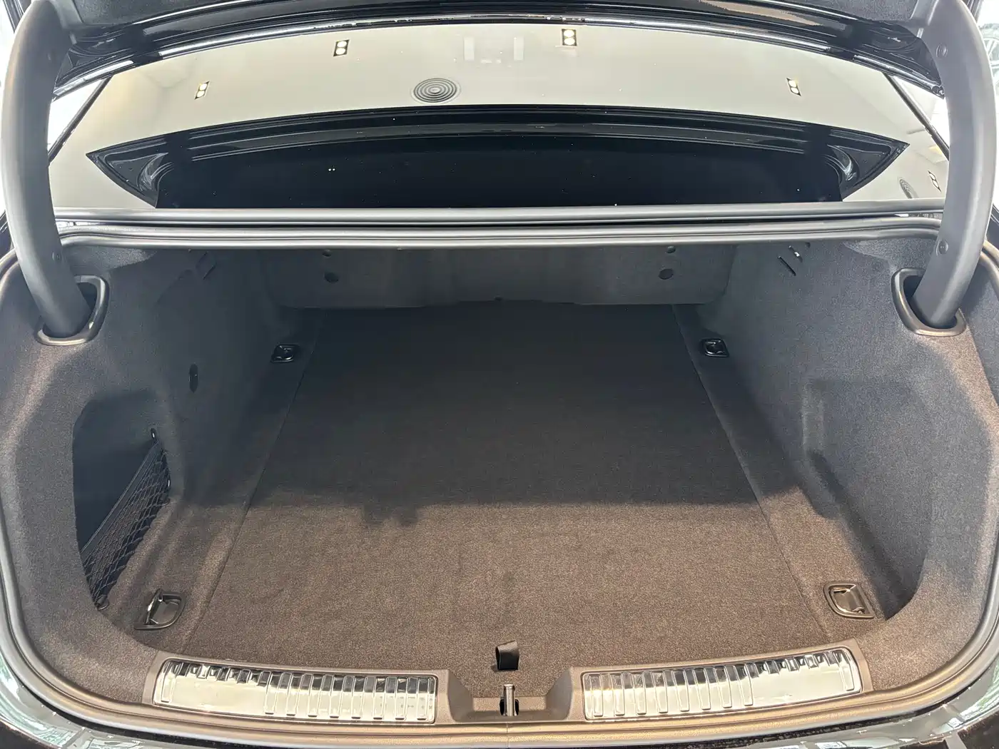 Фото 12 - Audi A6L