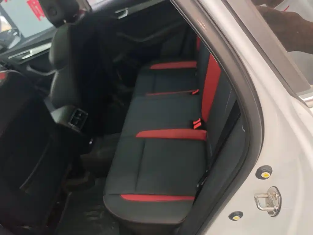 Photo 17 - Škoda Karoq